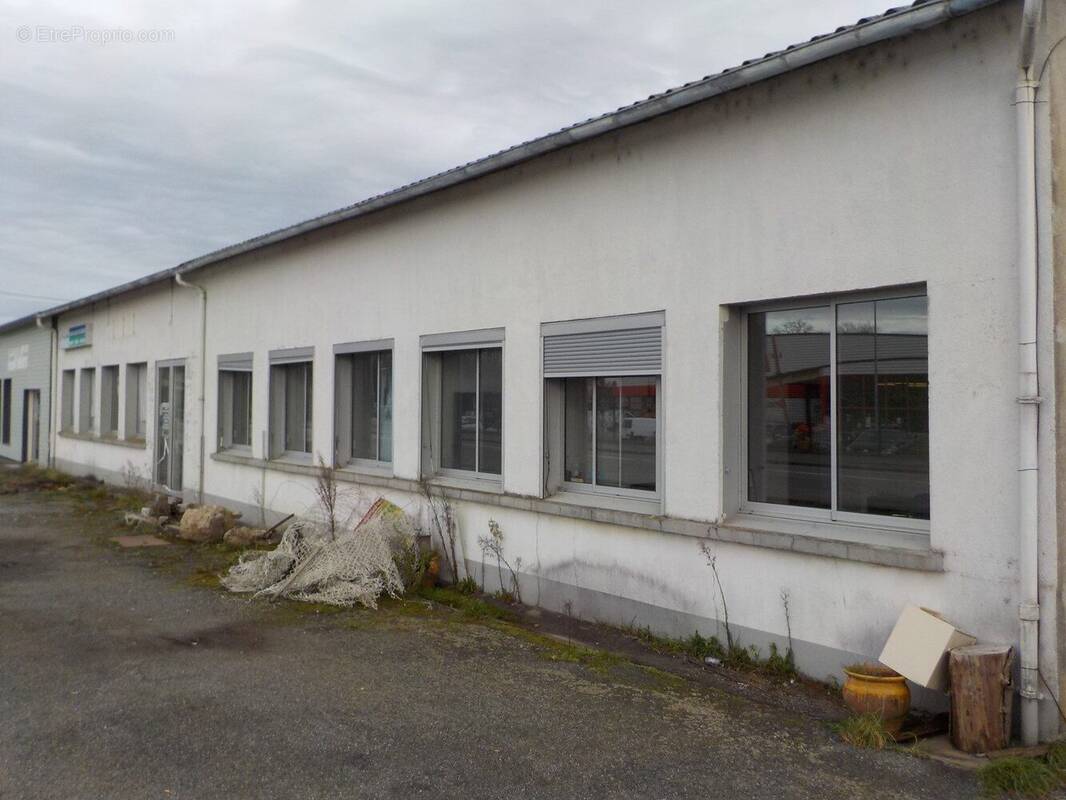 Autre à SAINT-LEONARD-DE-NOBLAT