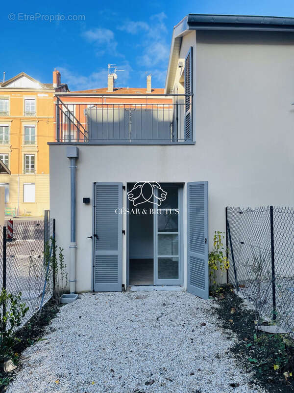 Appartement à TASSIN-LA-DEMI-LUNE