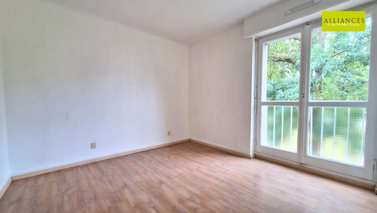 Appartement 4 pièces de 77.77 m2 avec loggia, ascenseur et cave - photo 5