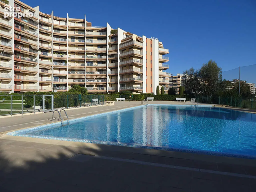 SECTEUR RECHERCHE! Beau 2 pièces de 44m² avec parking et Cave Plage et commerces à pied ! - photo 4
