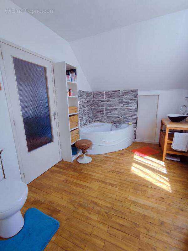 Maison à CHATELLERAULT