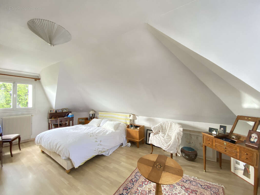 Maison à CHENNEVIERES-SUR-MARNE