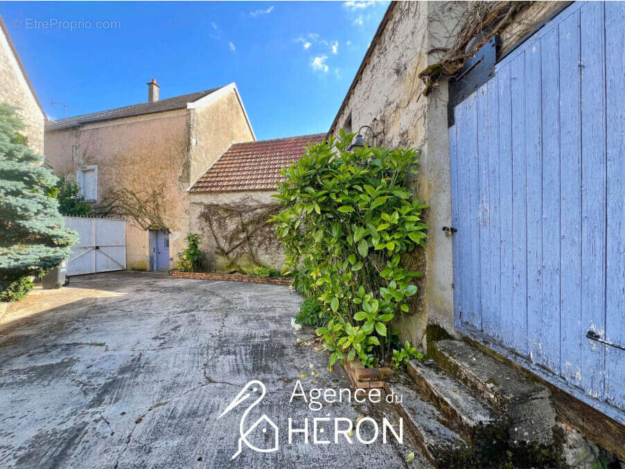 Maison à BEAUMONT-DU-GATINAIS