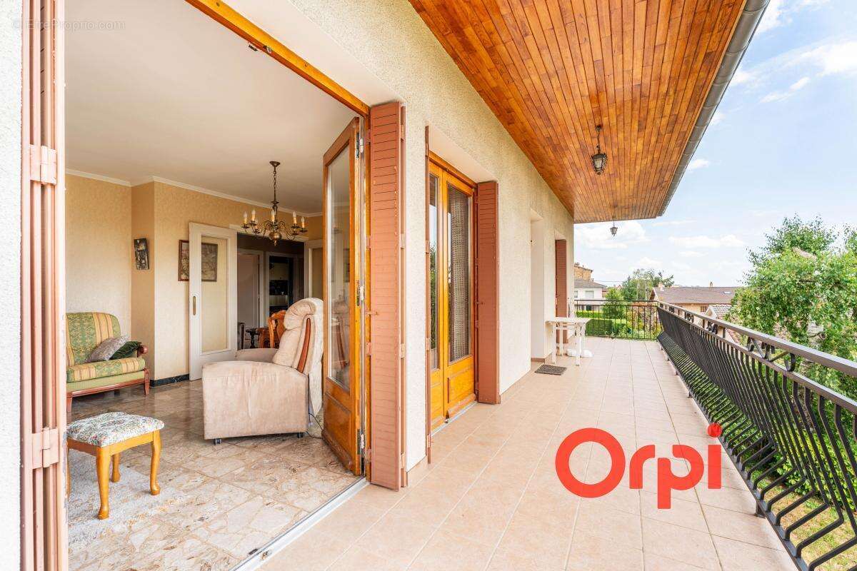 Maison familiale de 150 m² avec appartement indépendant, sous-sol complet et terrain de 999 m² - photo 15