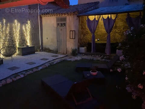 Maison à ROQUEMAURE