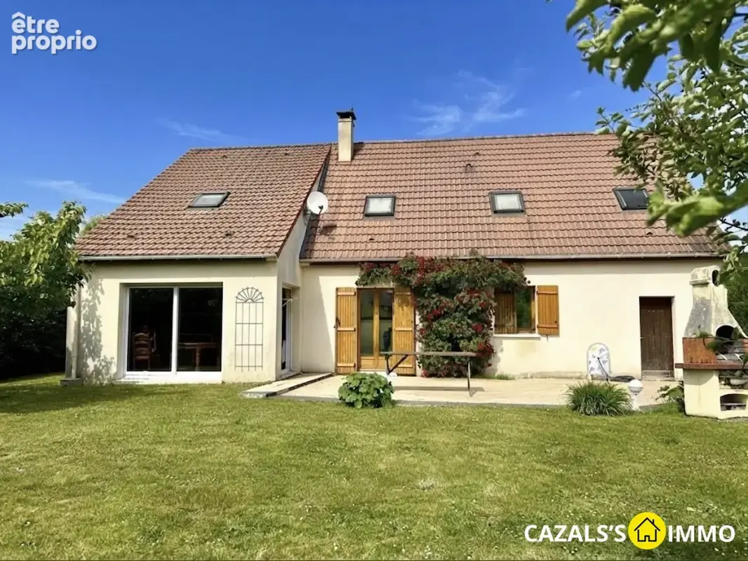 Photo Maison à Saint-Sauveur-Sur-Ecole au prix de 420 000€