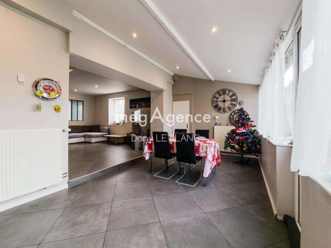 Maison familiale rénovée au cœur de Voves - photo 4