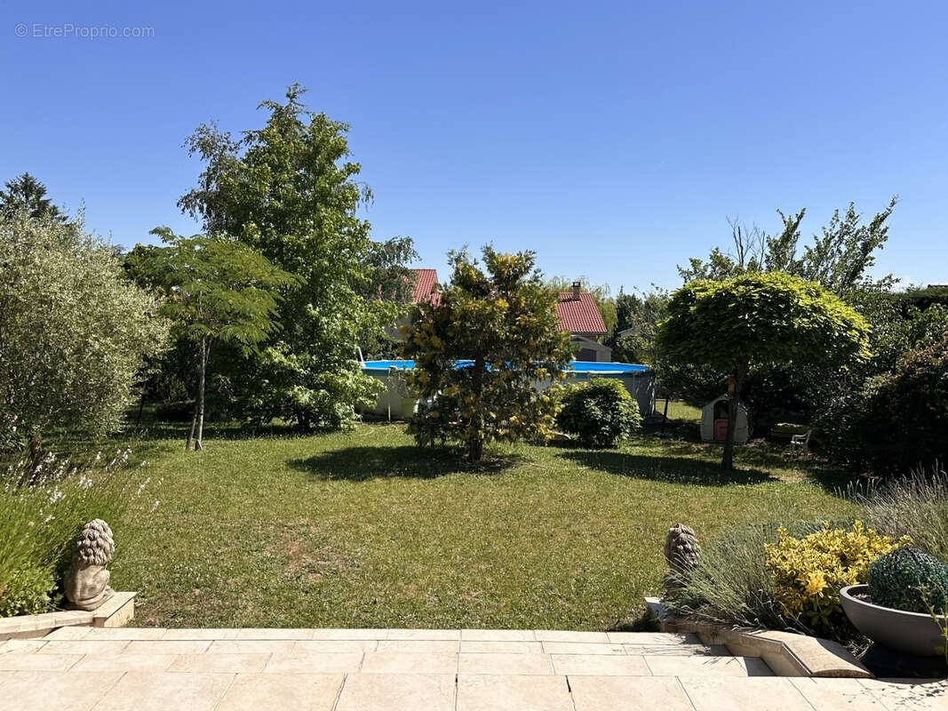 Grezieu maison familiale d'exception volumes remarquables au grand calme - photo 9