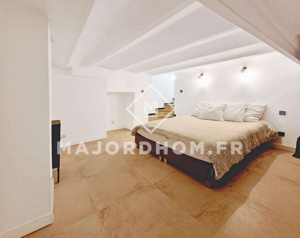 Vente type 2 terrasse cachet calme Hyper centre 13001 Marseille - photo 8