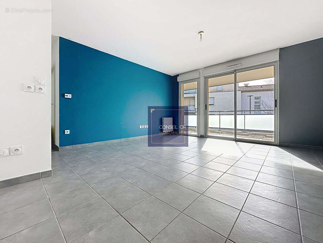 Appartement à SAINT-GENIS-LAVAL