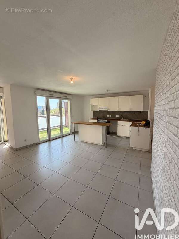 Photo 3 - Appartement à MARSEILLE-5E