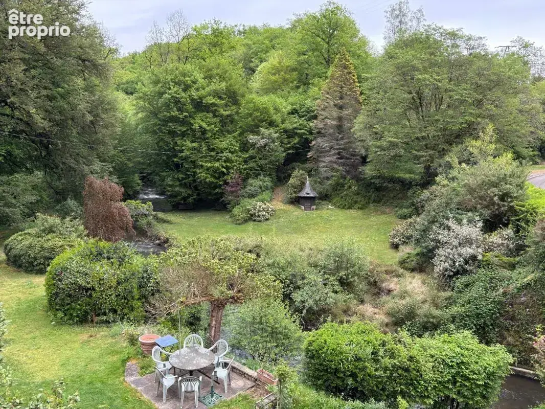 Propriété rare traversée par une rivière - Dépendances -Théatre de verdure - photo 4