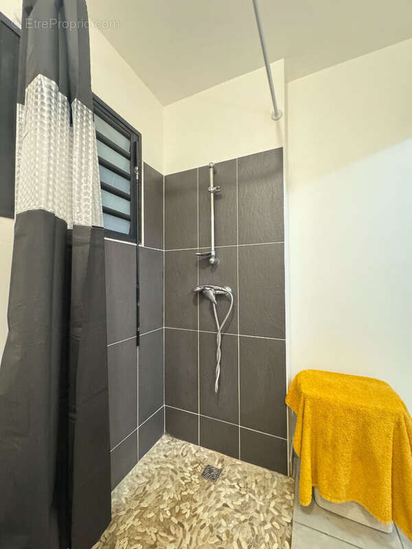 A VENDRE - Saint-Denis centre-ville - Appartement T2 avec jardin proche du Jardin de l'Etat - photo 13