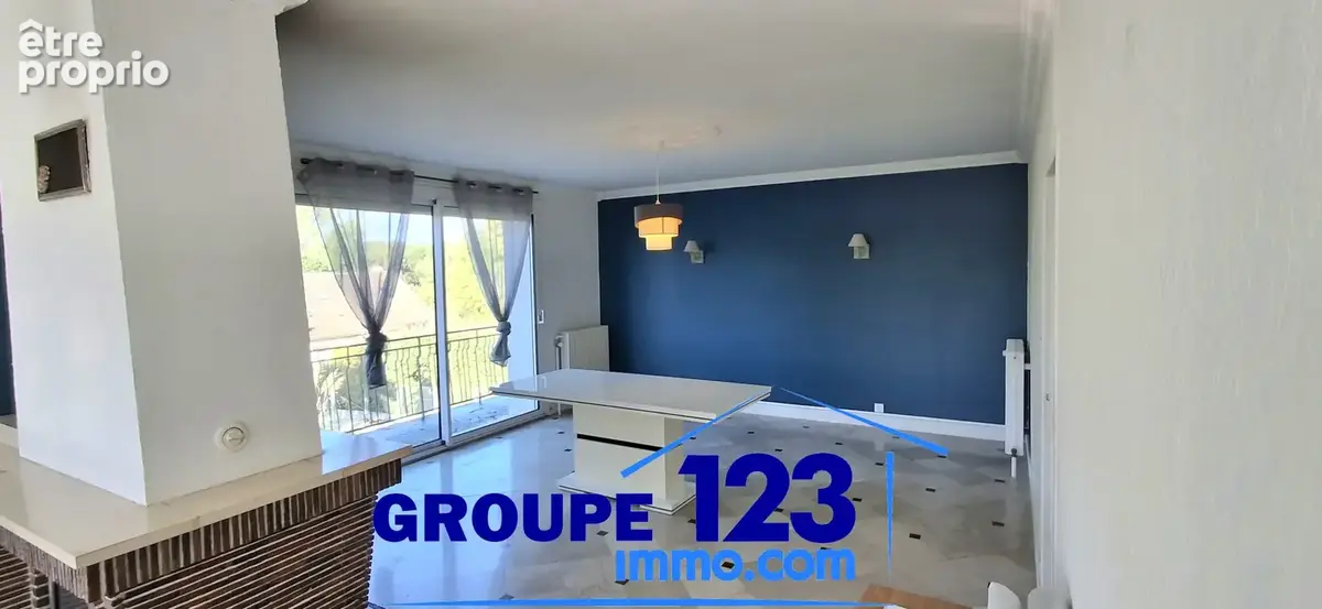 Pavillon familial de 260 m2   terrain de plus de 2 000 m2 - photo 2