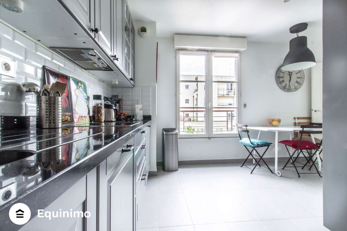 Appartement à PARIS-17E