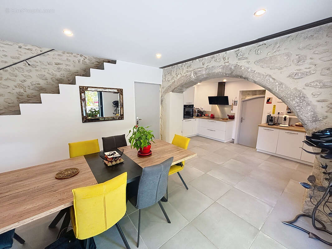 Maison à GRIGNAN