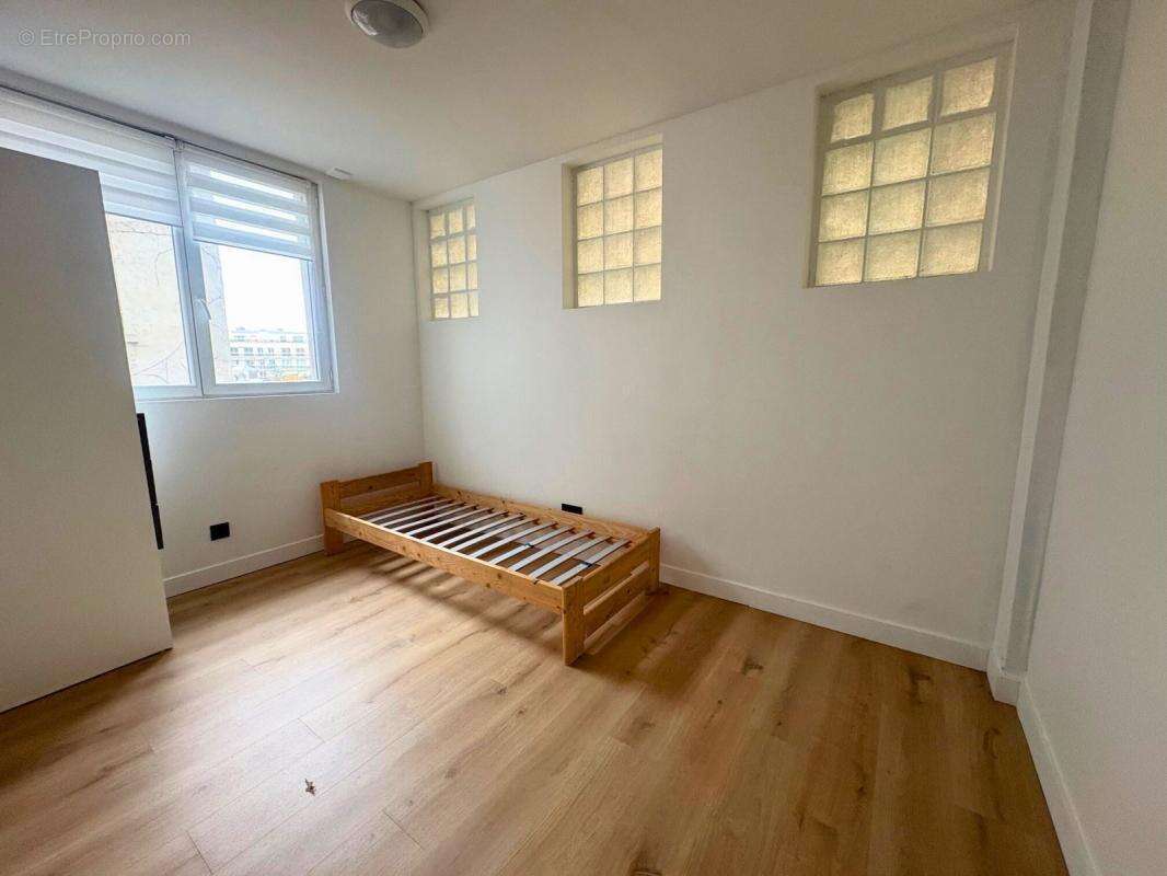 Commerce à VERSAILLES