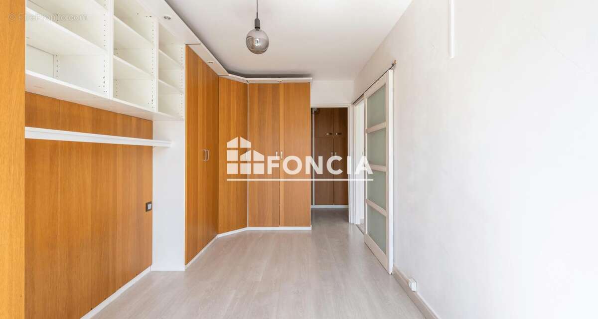 Appartement à PARIS-19E