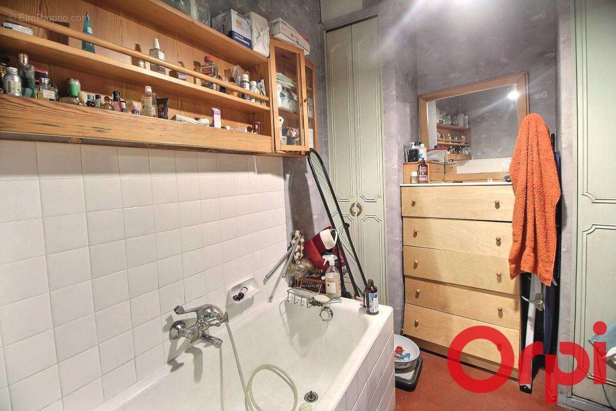 Appartement à MARSEILLE-1E