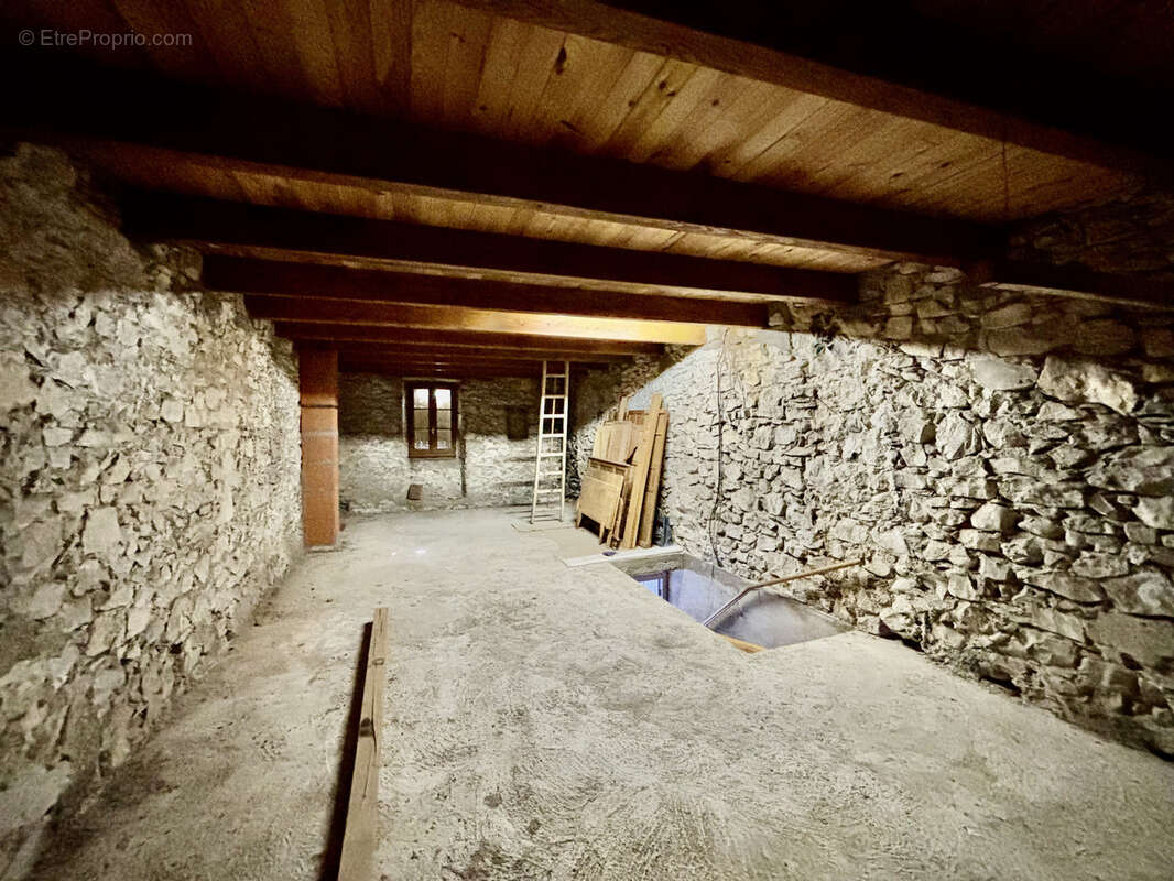 Maison à VEZENOBRES