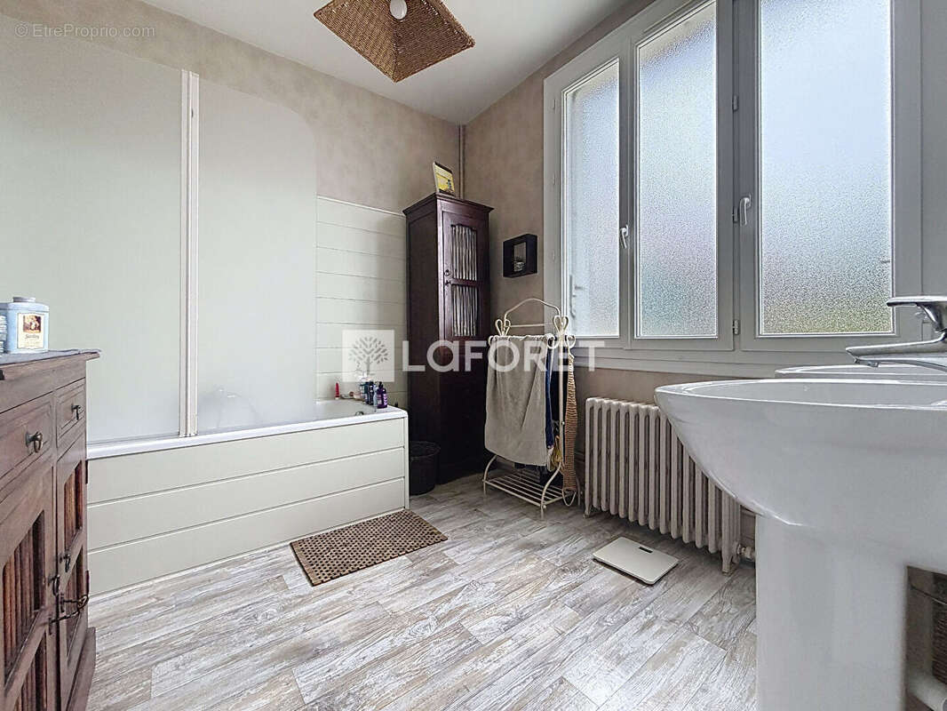 Maison Cholet centre 5 pièces146 m2 - photo 9