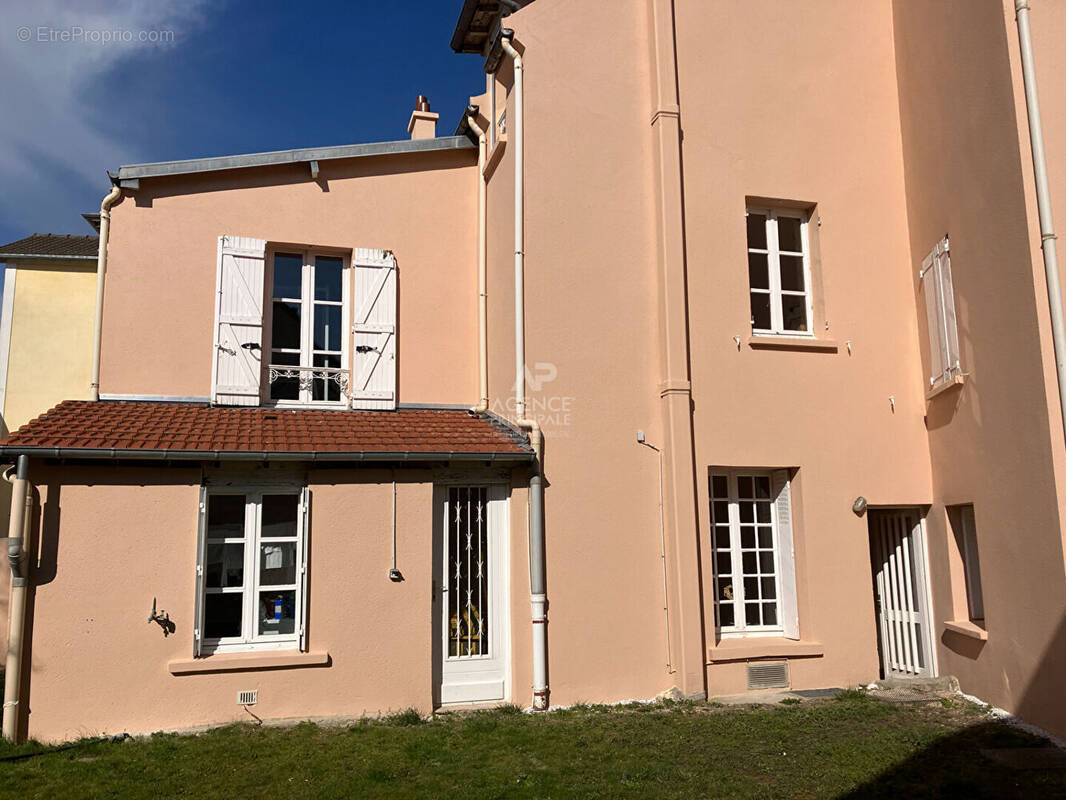 Maison à MAISONS-LAFFITTE