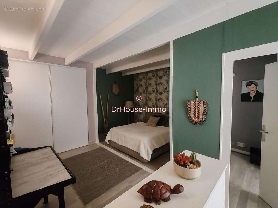 Maison à SAINTE-GEMME-LA-PLAINE