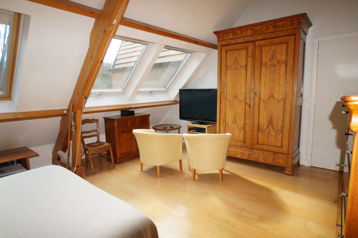 Maison à BURES-SUR-YVETTE