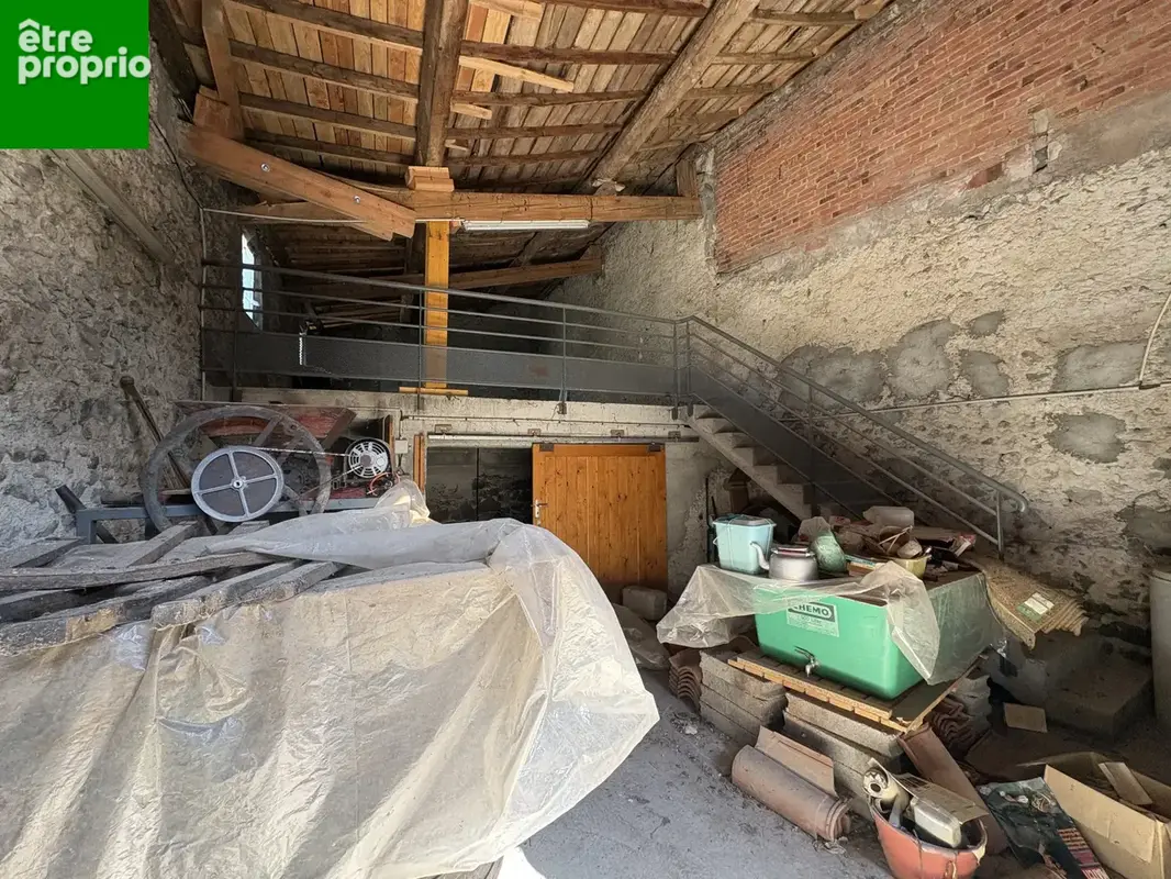 Situé à Mozac, Maison à réhabiliter de 131m2 - photo 5