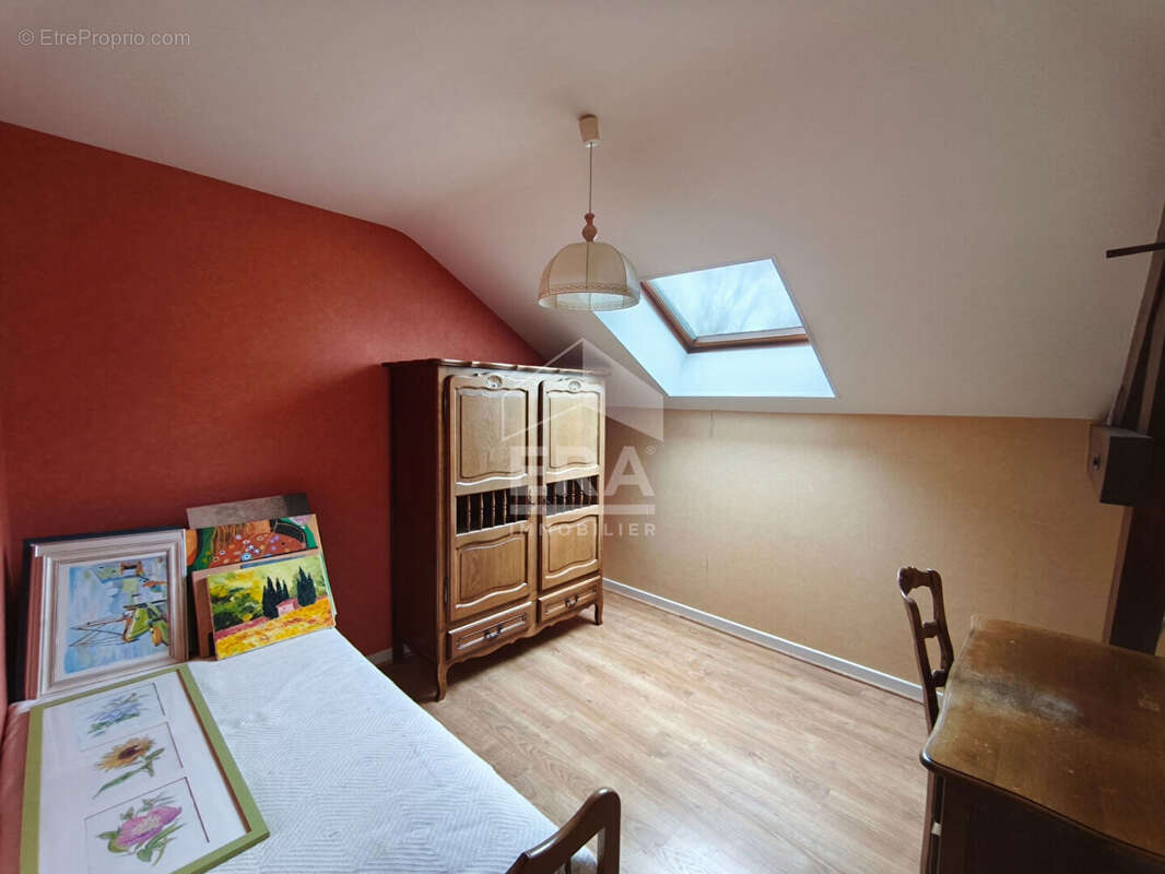 Maison à SAINT-DENIS-LES-BOURG