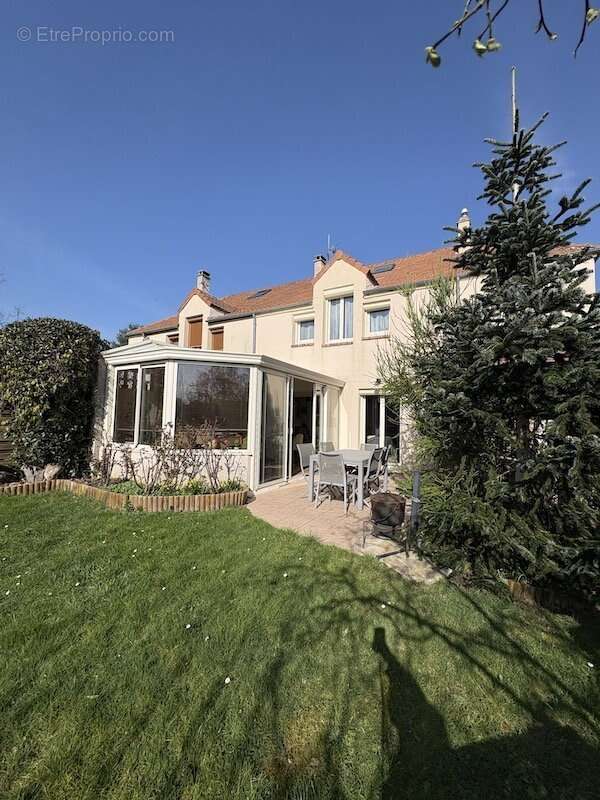 Maison à CHATEAUFORT