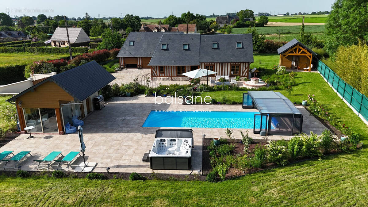 Maison à BOURG-ACHARD