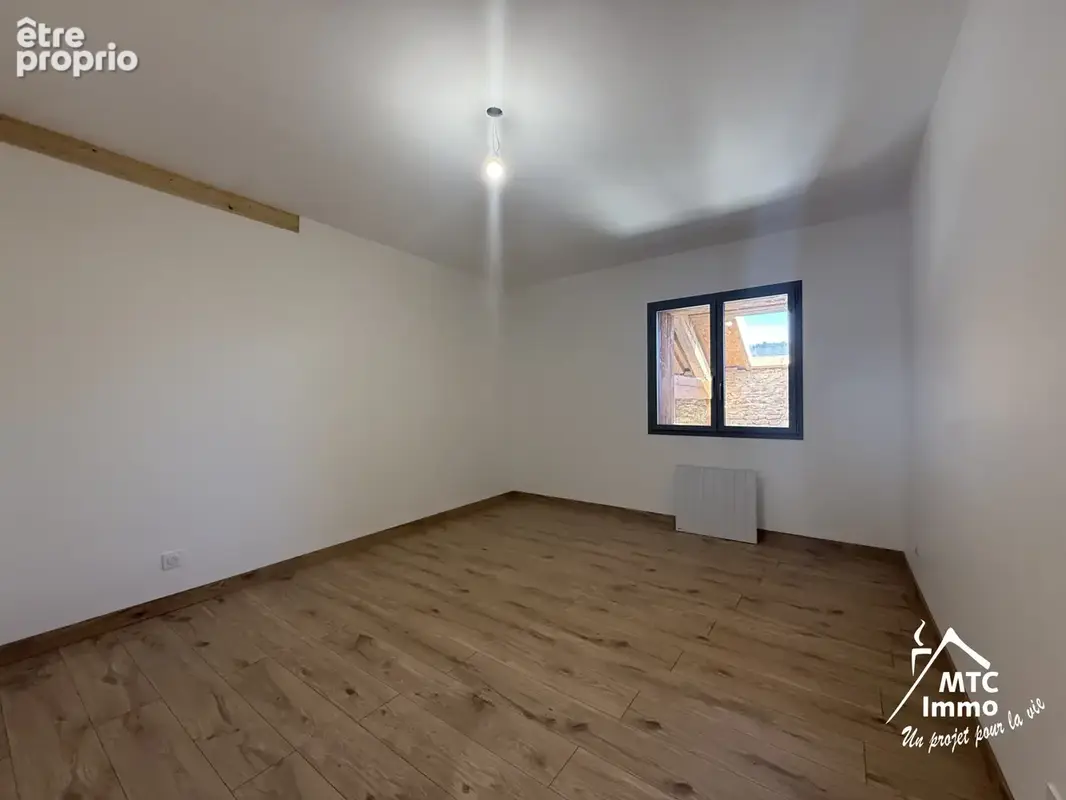 Triplex en pierre 182 m2 type maison de village haut standing 5 chambres piscine - photo 19