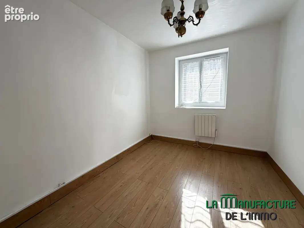 Appartement F3 - 72,58M2 - 2 Caves - Garage - Saint-Etienne/ Bergson - La Terrasse - photo 9