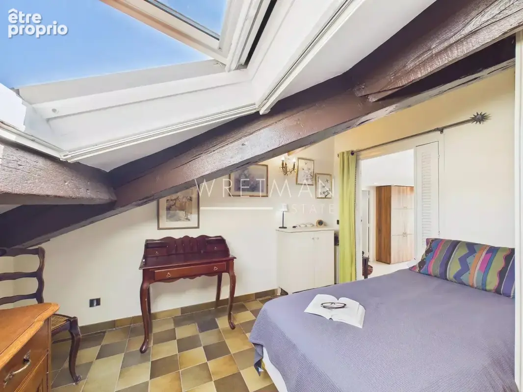 Appartement loft en dernier étage avec terrasse, aperçu mer - Menton Centre - photo 8