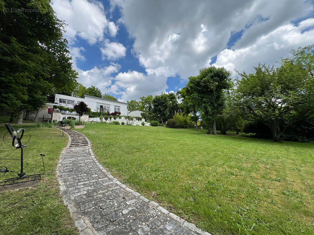 Maison à VILLIERS-SAINT-FREDERIC