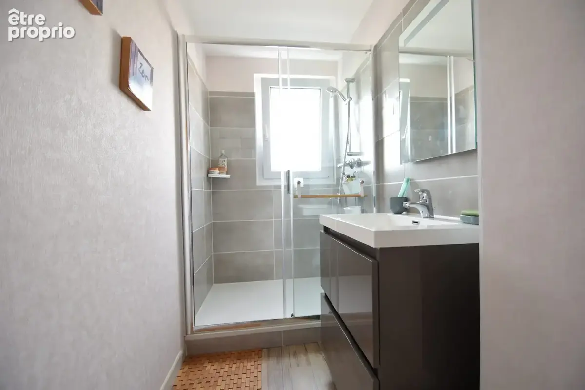 Appartement 5 pièces 90 m² à vendre à Rochefort (17300) - photo 4