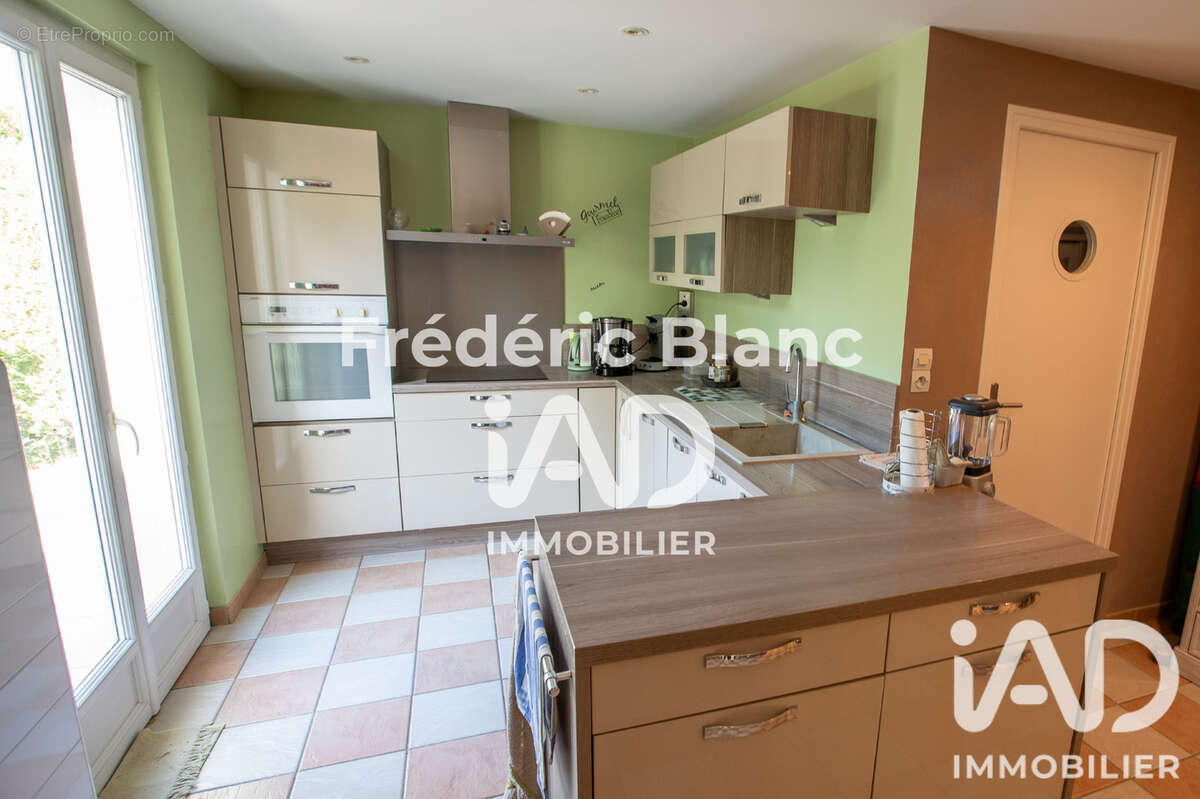 Maison 146 m² à Igny  - photo 8