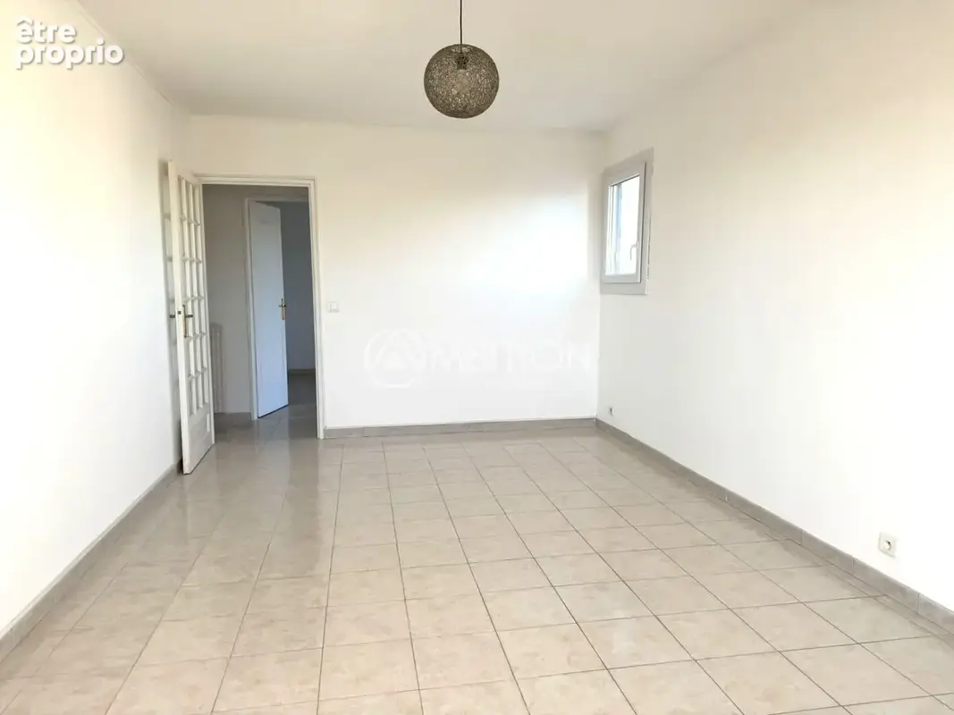 Investisseurs: à vendre 2P loué sur Fréjus, avec parking et cave. - photo 4