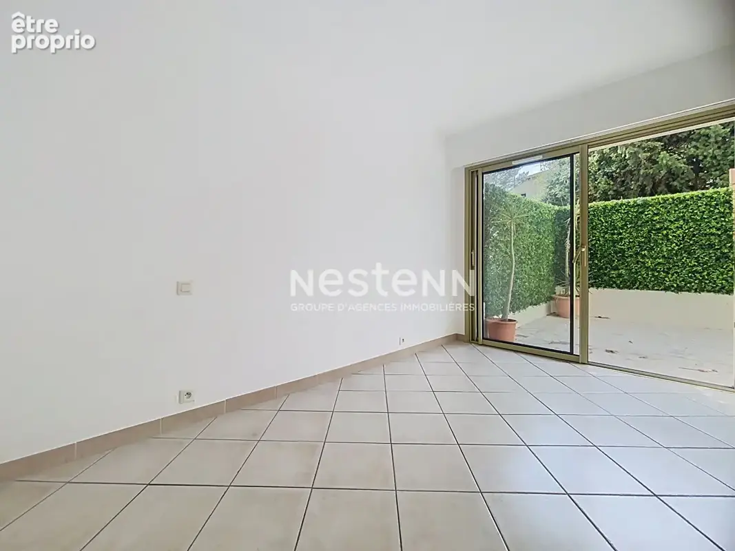 Rez-de-chaussee - 2p renove - 49m2 - le cannet - sud - jardin 25m2 - cave - photo 4