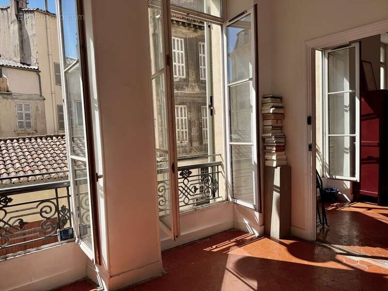 Appartement à MARSEILLE-1E