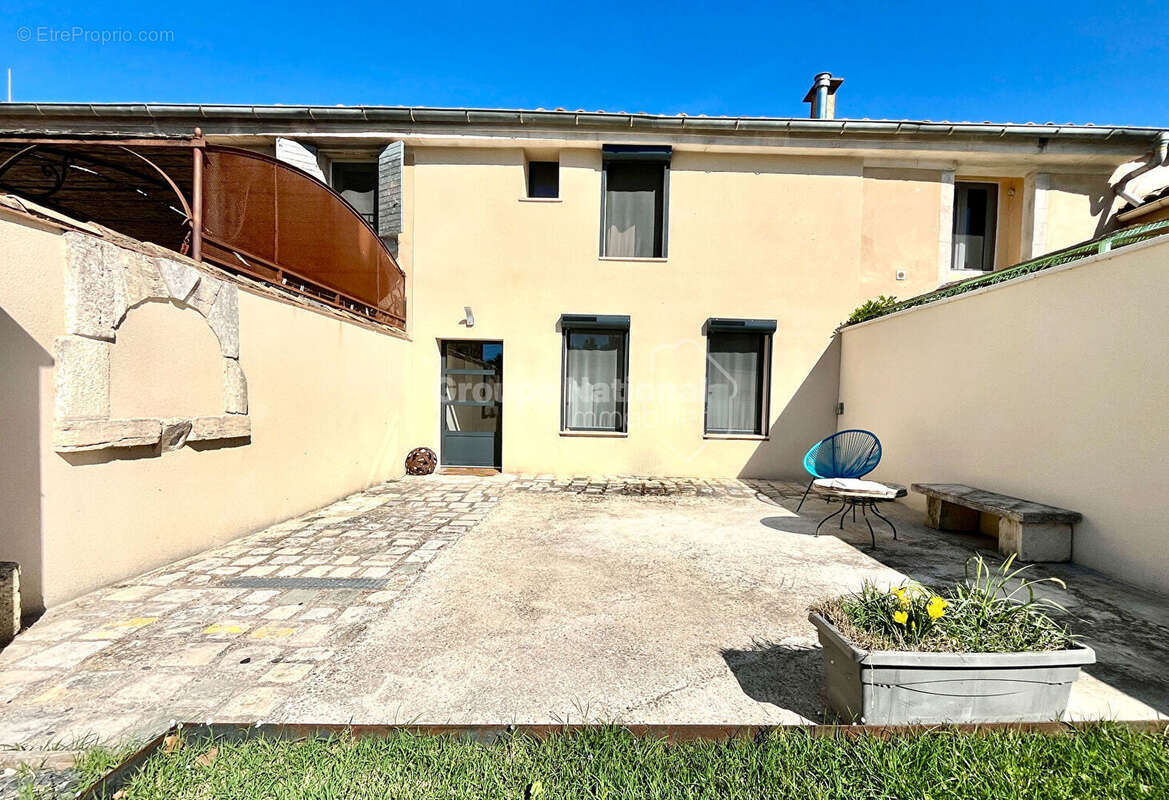 Maison à CHATEAURENARD