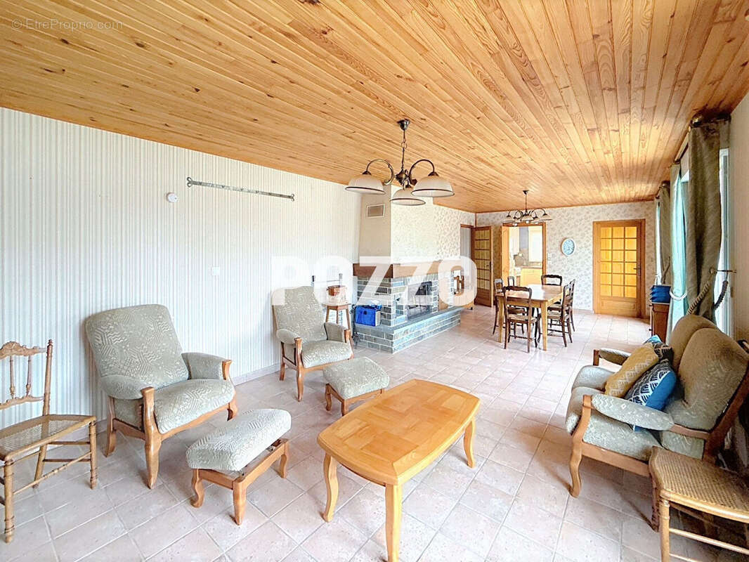 Maison à SAINT-JEAN-DES-CHAMPS