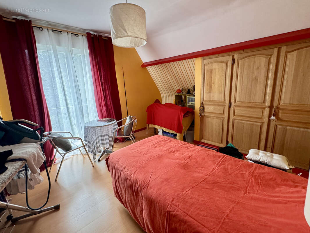 VERS-SUR-SELLE - Pavillon 185m2 7Chbs - Jardin - SS Complet - photo 11
