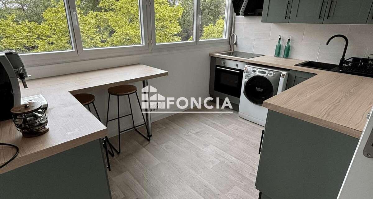 Appartement type 4 renove proche tram b - photo 10