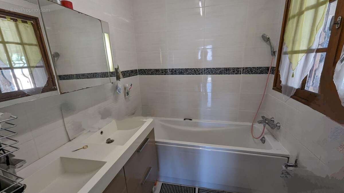 Maison à SIX-FOURS-LES-PLAGES