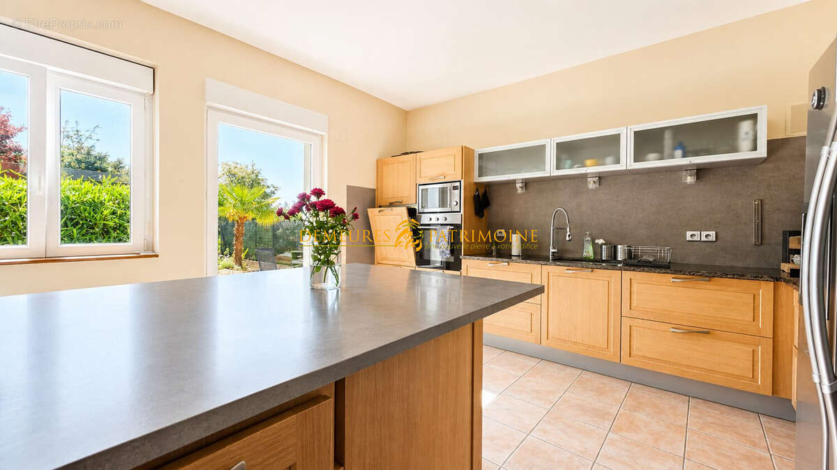 Maison 182 m² à Saint-Yrieix-Sur-Charente  - photo 7
