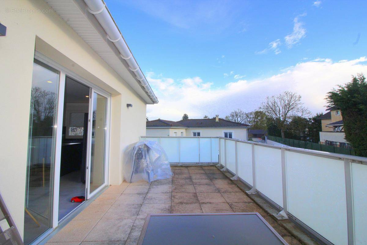 Appartement à MIRIBEL