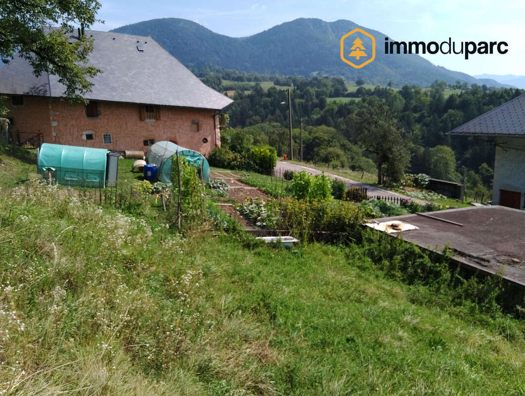 Terrain à BELLECOMBE-EN-BAUGES