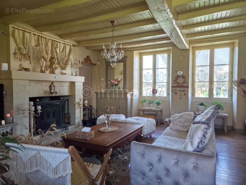 Maison à CHEF-BOUTONNE
